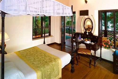 Ktdc Lake Palace Thekkady Kumily ภายนอก รูปภาพ
